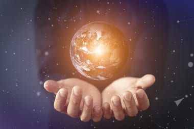 О благотворительности